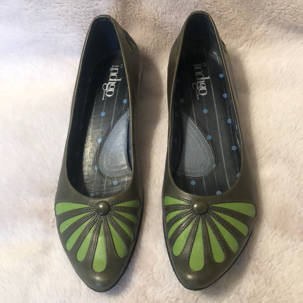 Indigo by Clark’s -Green flats with kitten heal